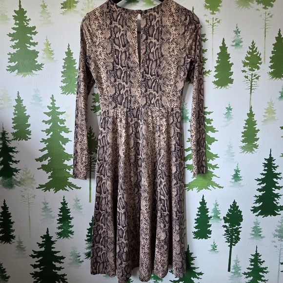 Socialite Side Slit Dress with Long Sleeves. - Picture 2 of 10